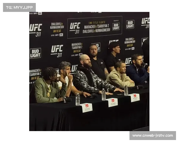 普罗哈兹卡独特风格对阵朗特里,轻重量级迎来关键卡位战